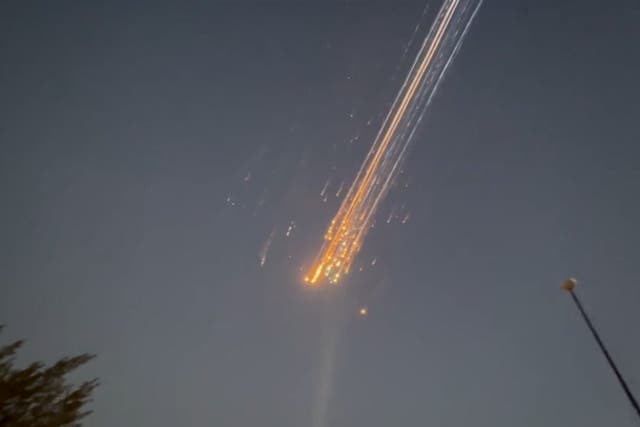 <p>SpaceX debris streaks through sky after Elon Musk's spacecraft destroyed</p>
