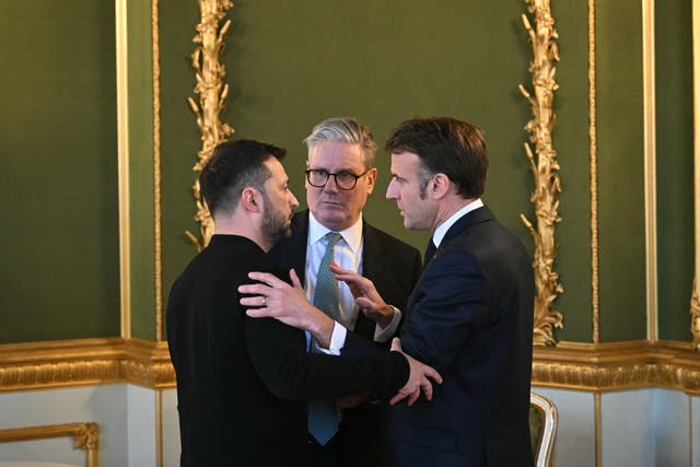 <p>(l to r) Volodymyr Zelensky, Sir Keir Starmer and Emmanuel Macron talk during the defence summit (Justin Tallis/PA)</p>