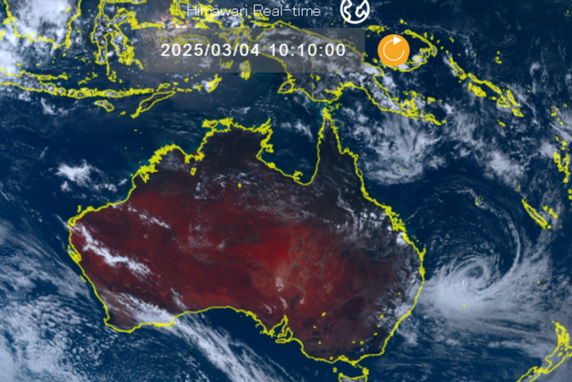 <p>Cyclone Alfred seen churning towards the southeastern coast of Australia on Tuesday</p>